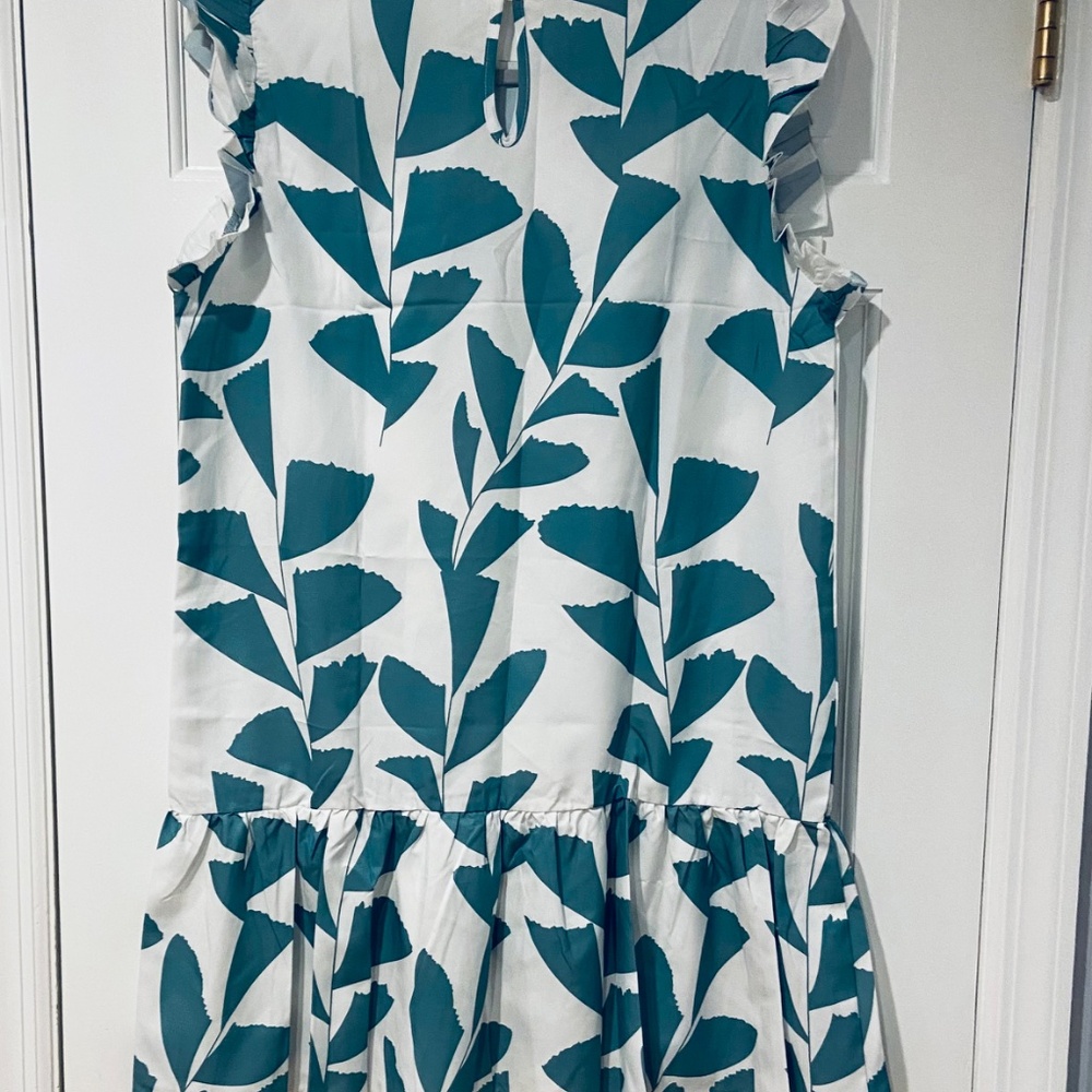 Leaf Print Ruffle Cap Sleeve Dress – White & Green – Size XL - Picture 5 of 9